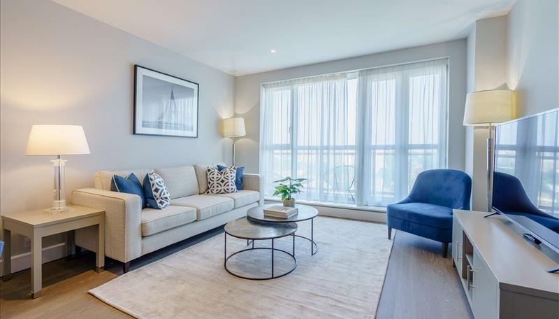 2 bed property in Westferry Circus, London